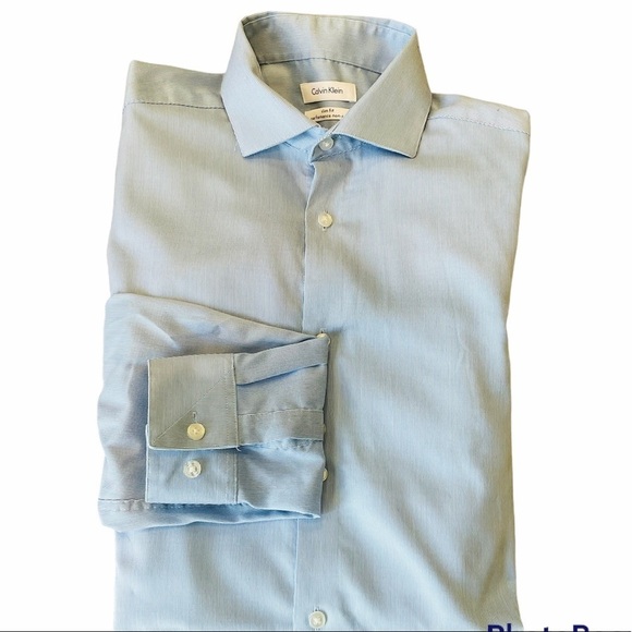 Men’s Calvin Klein Button Down Dress Shirt - Picture 2 of 3